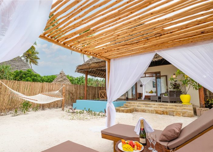 beachfront-bungalow-with (2) beachfront-bungalow-with (2)