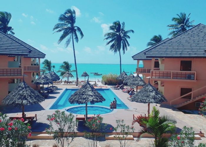 swimming-pool swimming-pool